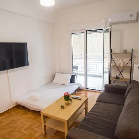 Apartment Prime Location, Renovated Flat! *
