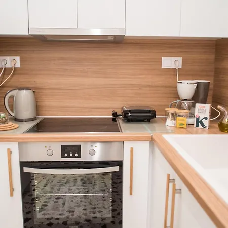 Apartment Prime Location, Renovated Flat!