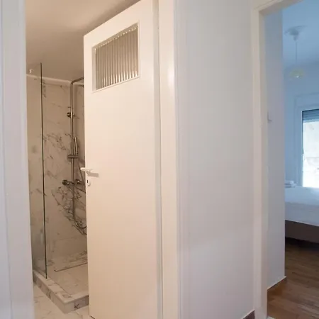 Prime Location, Renovated Flat! Athens
